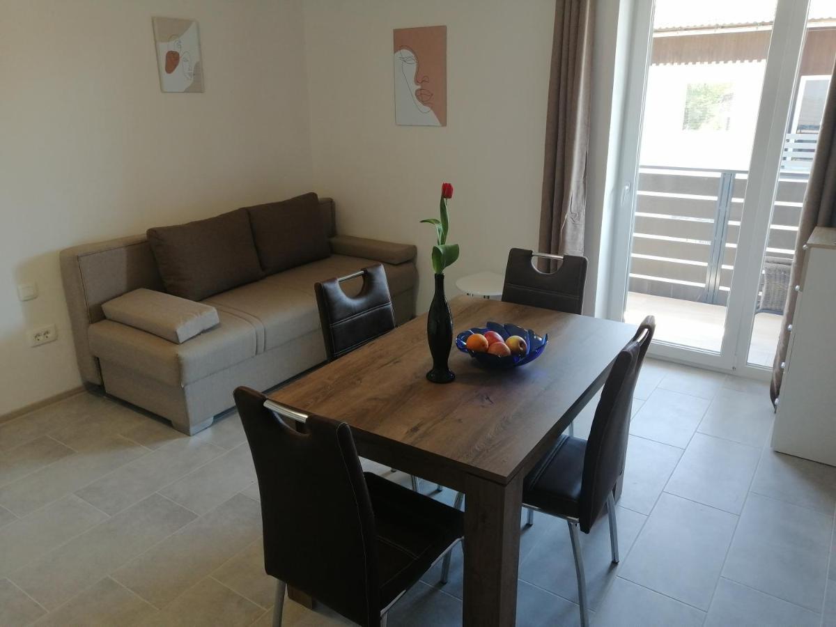 Apartments Rosemary Ljubljana & Free Parking Екстер'єр фото