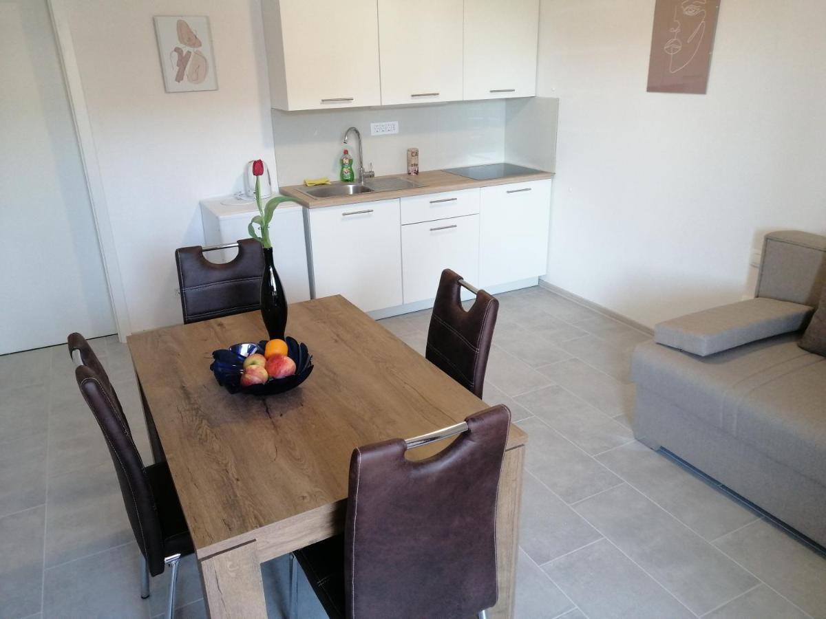 Apartments Rosemary Ljubljana & Free Parking Екстер'єр фото