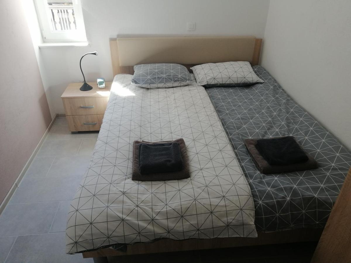 Apartments Rosemary Ljubljana & Free Parking Екстер'єр фото