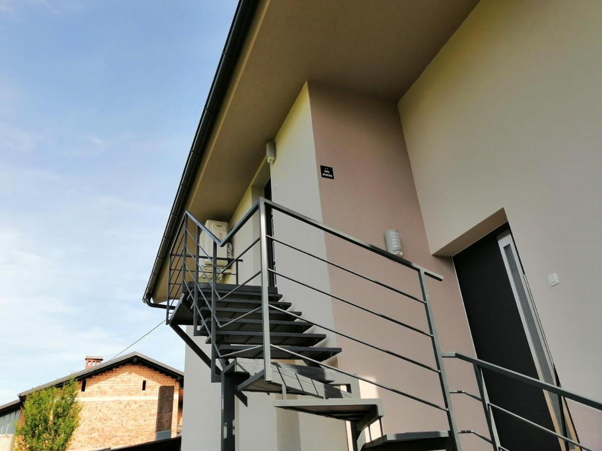 Apartments Rosemary Ljubljana & Free Parking Екстер'єр фото