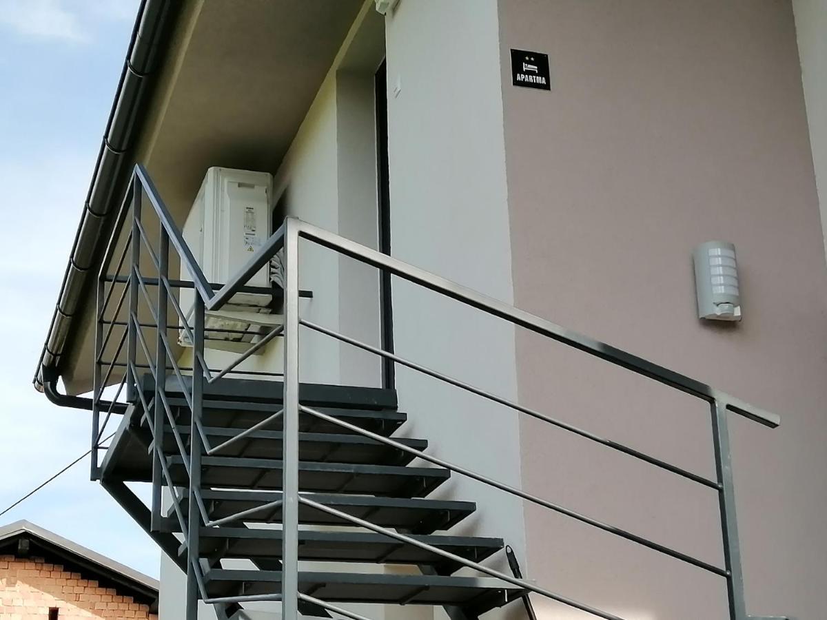 Apartments Rosemary Ljubljana & Free Parking Екстер'єр фото